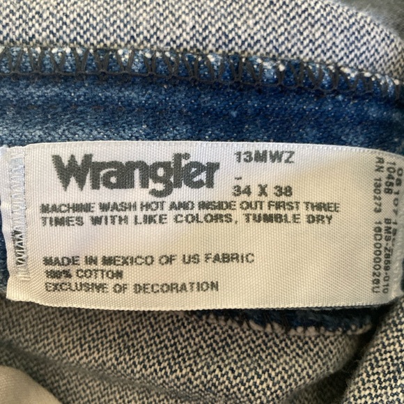 Men’s Wrangler jeans - Picture 4 of 6
